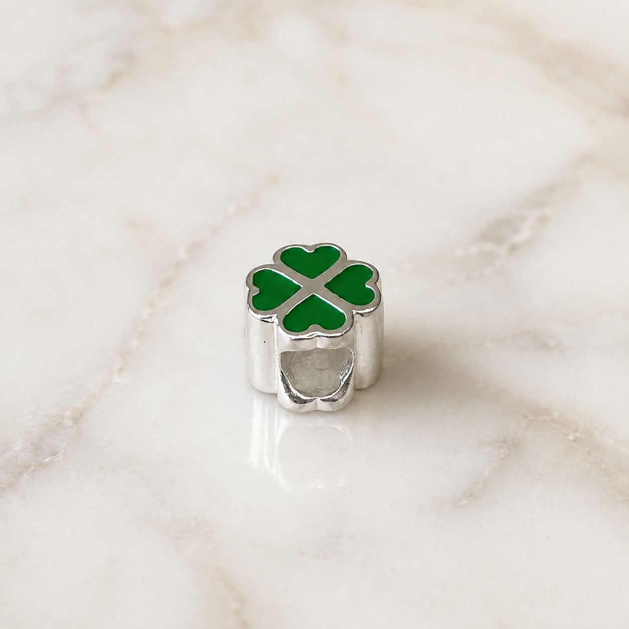 Berloque Trevo da Sorte em Prata 925 com Esmalte Verde