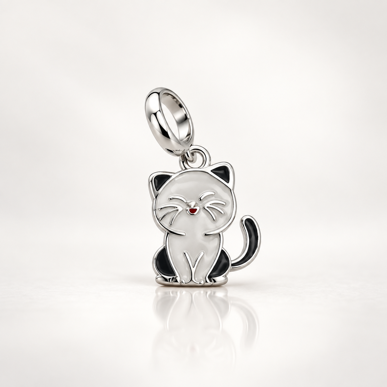 Berloque Gatinho Encantado em Prata 925 com Detalhes Esmaltados