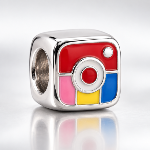 Berloque Câmera Vintage Colorida em Prata 925 com Esmaltação Premium